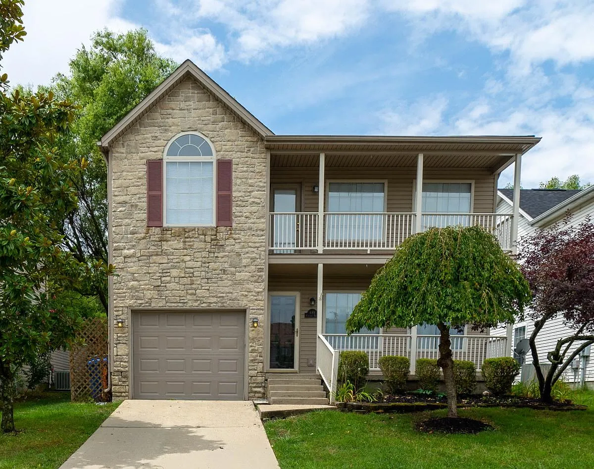 3 bed, 2.5 bath, 1578 sqft, $1,795 — Photo 1