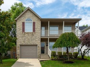 689 Kingsbury Rd, Lexington, KY 40509