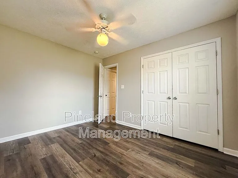 225 Shakerstone Dr — Photo 13