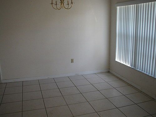 3rd image of 1100 Worthington Dr