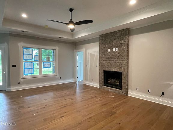 3rd image of 1177 Orchard View Ln