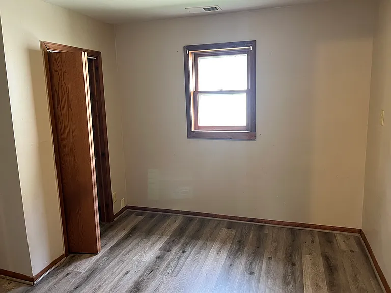 516 E South St #3 — Photo 8