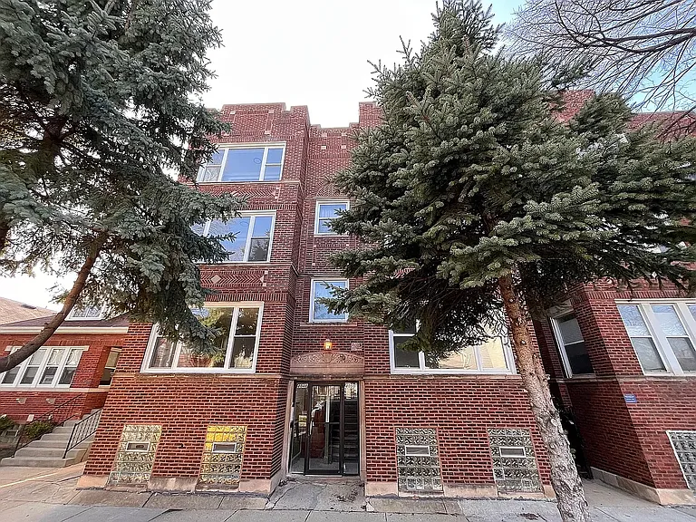 4048 N Richmond St #B — Photo 1