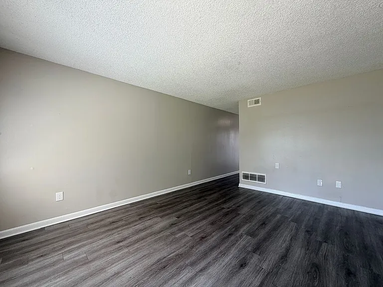 3450 Spottswood Ave — Photo 1