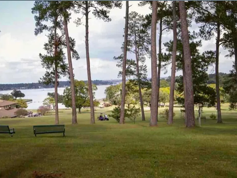 124 April Point Dr S — Photo 9