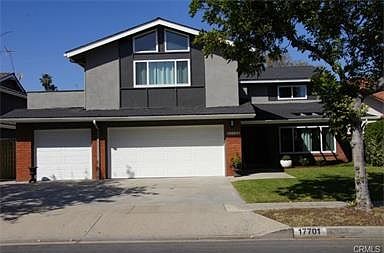 Large 3 car garage on quiet street