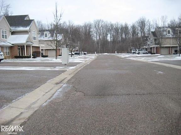 3rd image of 49113 W Woods Dr