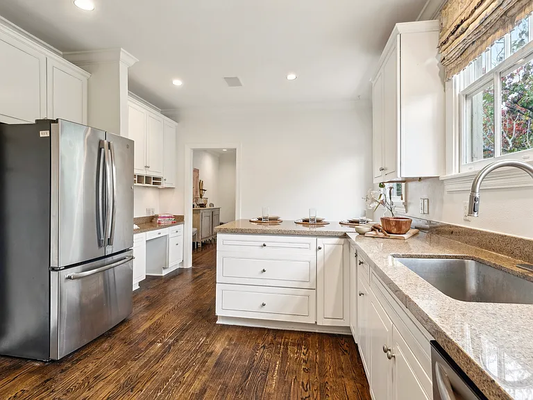 5373 Canal Blvd — Photo 10