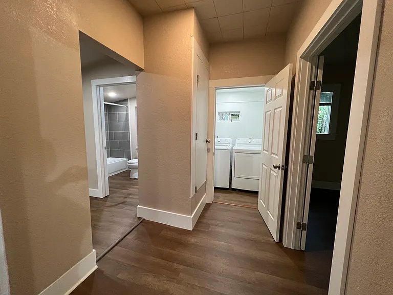 1709 Durham Ave — Photo 11