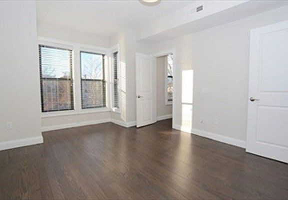 5th image of 135 Havre St #2