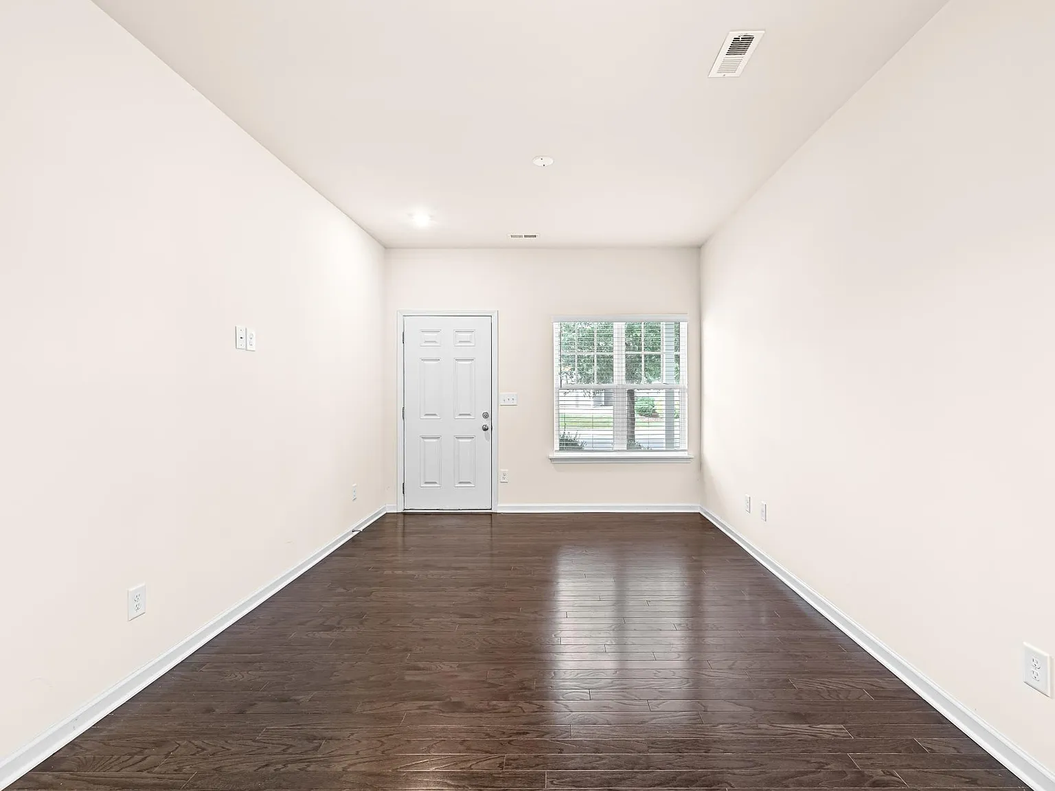 2 bed, 2.5 bath, 1348 sqft, $1,895 — Photo 3