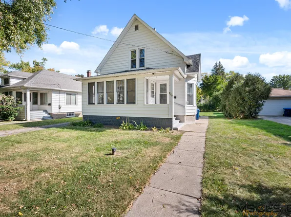 716 N 10th St, Dekalb, IL 60115