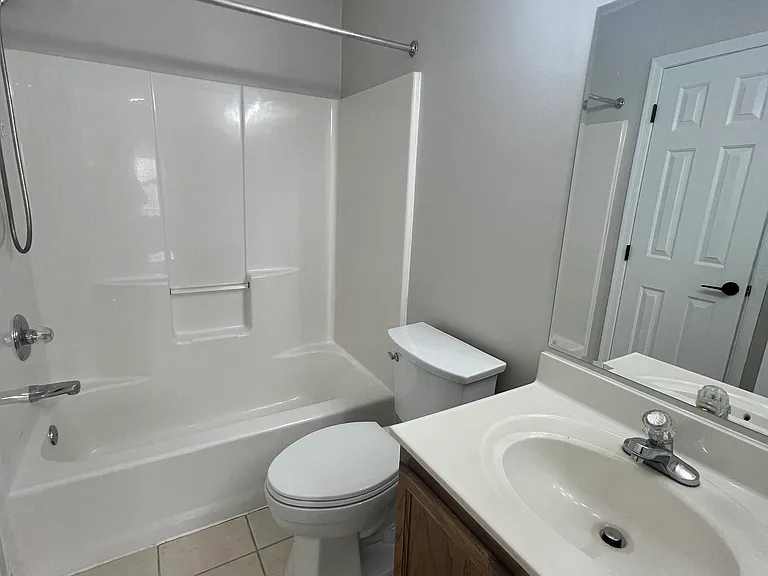 16401 Ellipse Ter — Photo 9