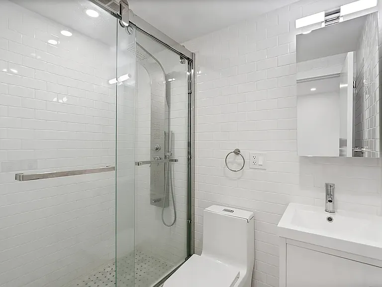 817 9th Ave #2S — Photo 6