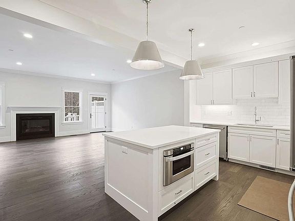 5th image of 7 Southfield Dr #7