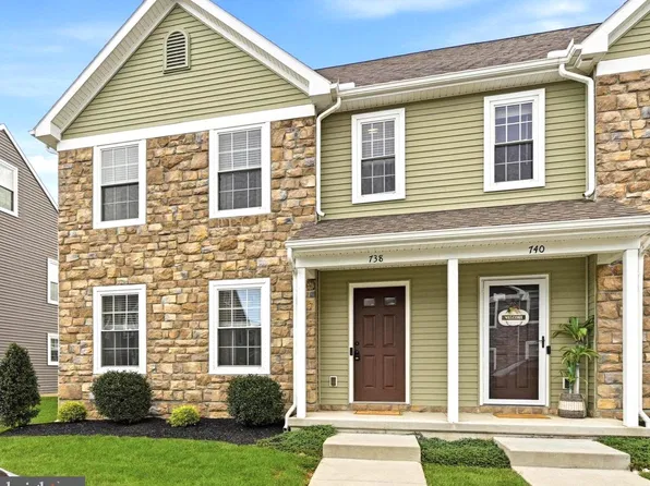738 Farmwood Ln, Lebanon, PA 17042