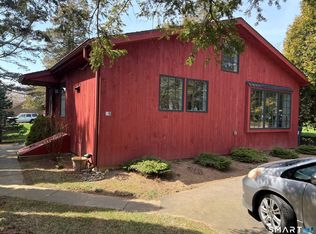 9 Sunset Beach Rd #B, Branford, CT 06405