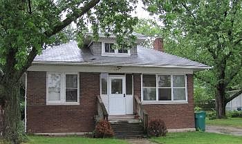 1st image of 935 W Park Ave