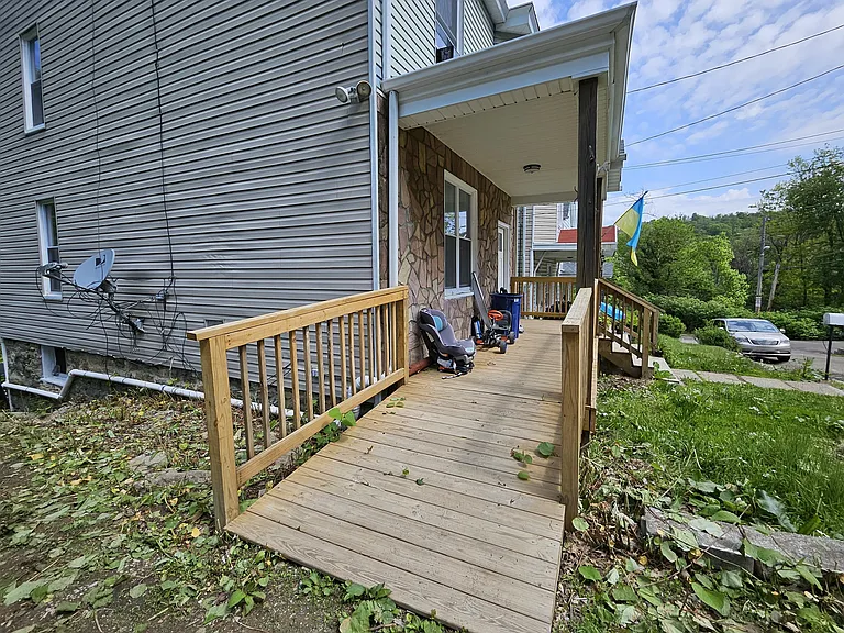 804 Dubois St — Photo 38