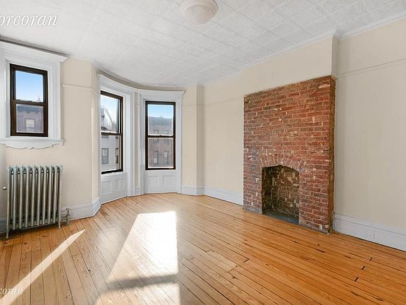 4th image of 715 Carroll St APT 3L
