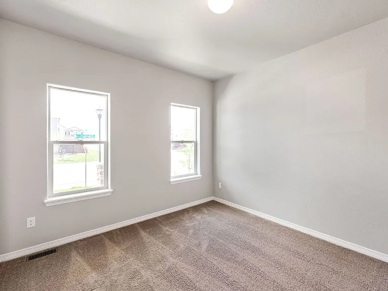 5694 Olathe Ave — Photo 4