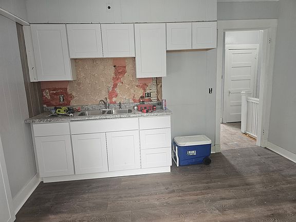 2nd image of 430 W Main St