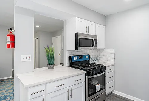90 Oak St #1 Photo 1