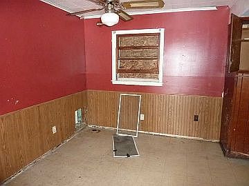 3rd image of 3020 S Richardt Ave