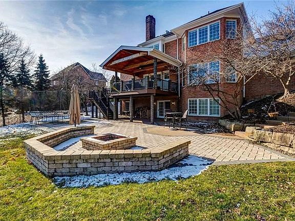 2nd image of 435 Heights Dr