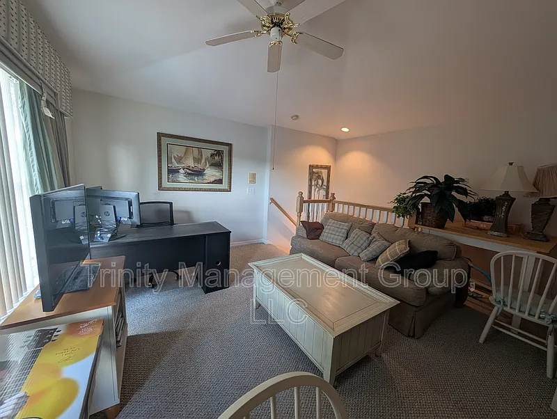 4 bed, 3.0 bath, 3337 sqft, $3,249 — Photo 4
