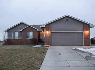 832 S Longbranch Cir, Maize, KS 67101