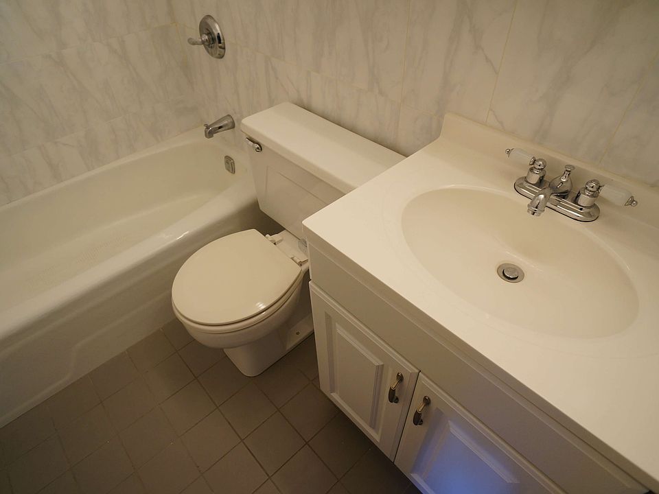 1st image of 248 E 50th St APT 3N