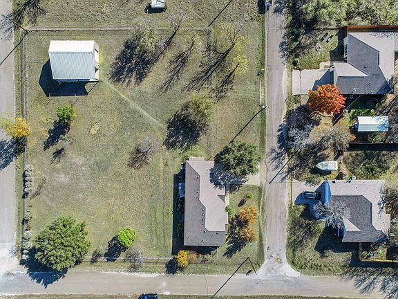 2nd image of 154 W Pine