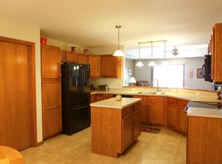 N8082 Woody Ln, Ixonia, WI 53036
