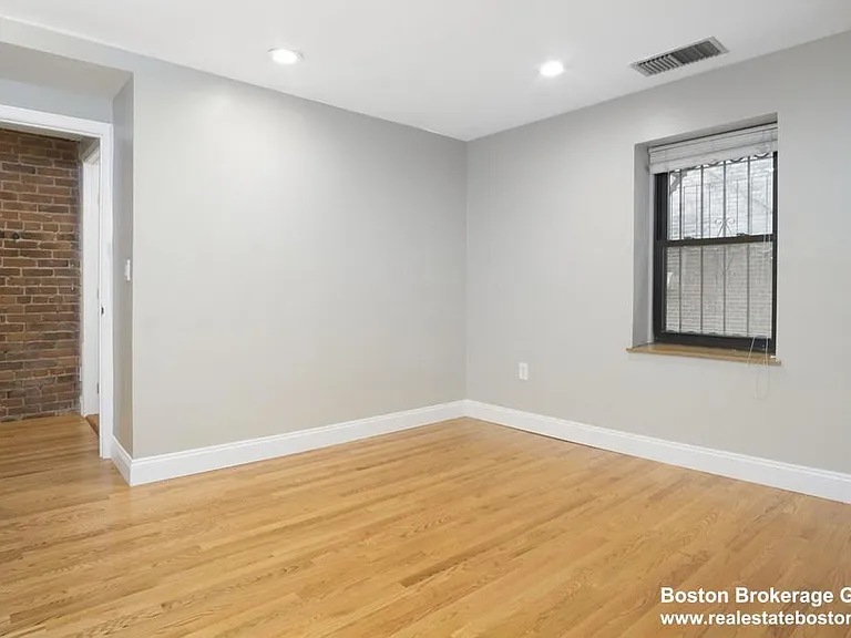 95 Gainsborough St — Photo 6