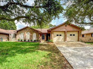 802 Sunnybrook Dr, Baytown, TX 77521