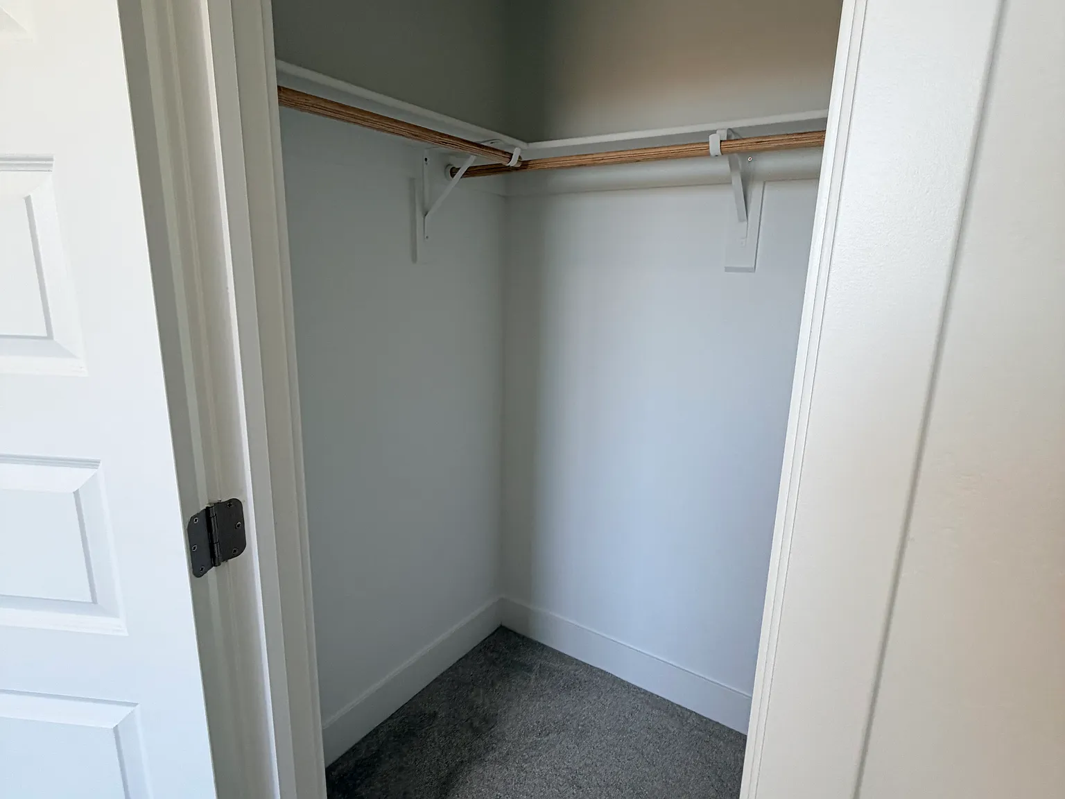 4 bed, 2080 sqft, $1,000 — Photo 2