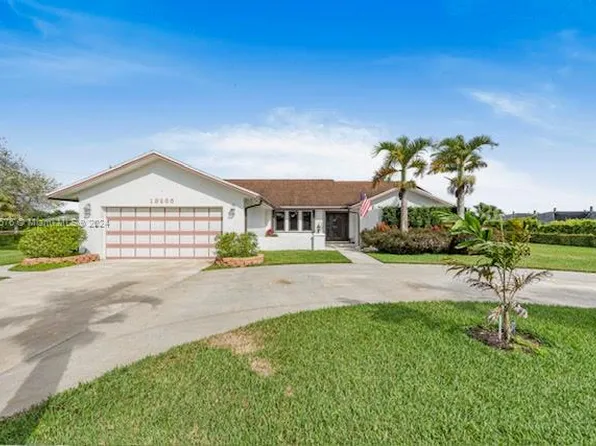 18285 SW 216th St, Miami, FL 33170
