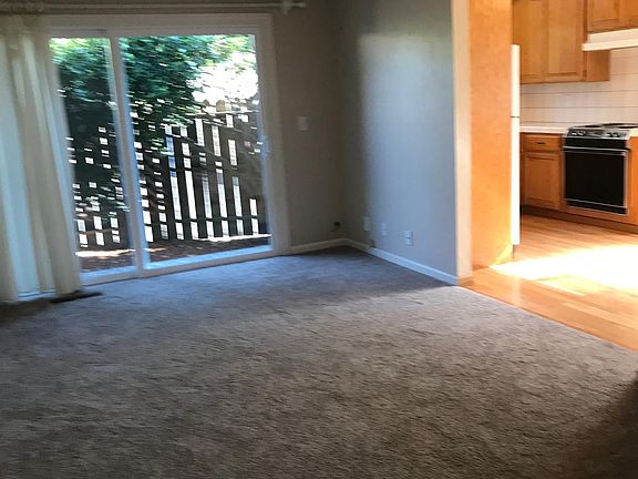 4th image of 2412 Karen Dr APT 2