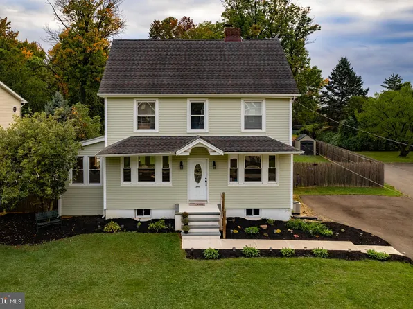 200 Union St, Fieldsboro, NJ 08505