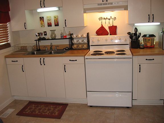 4th image of 1405 Holyoke St