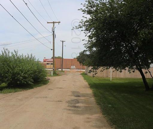 3rd image of 352 8th Ave N