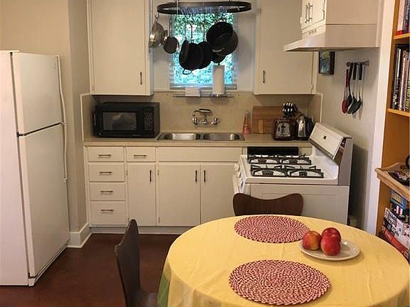 4th image of 605 Harthan St #B