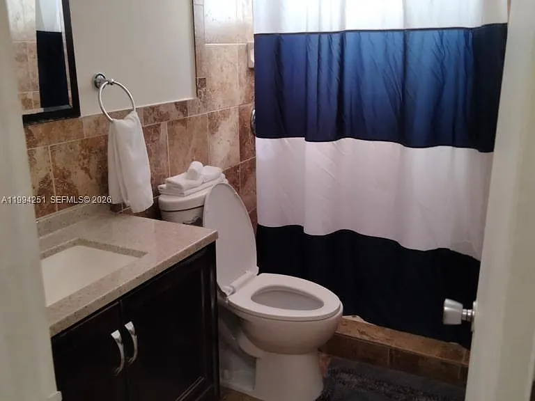4015 Indian Creek Dr #302 — Photo 6