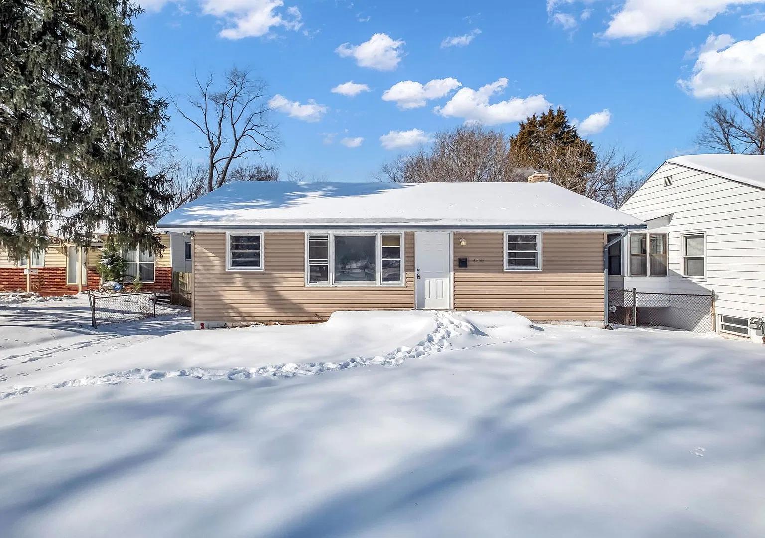Charming 3-Bedroom, 1-bathroom home — Photo 3
