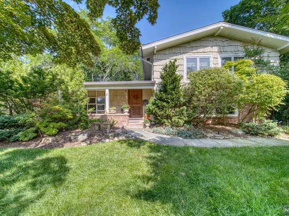 19 Wendy Ln, Closter, NJ 07624