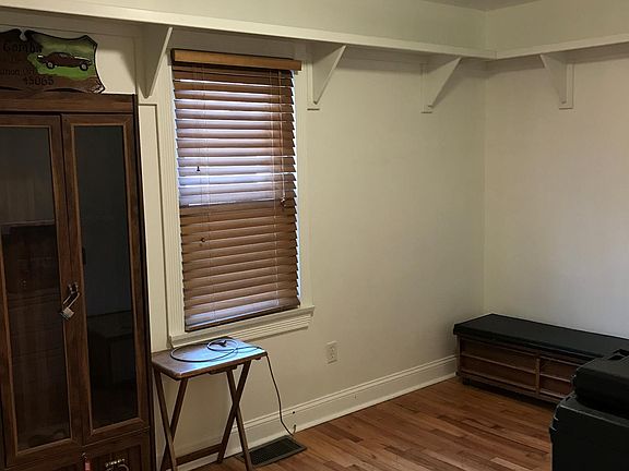 4th image of 342 Sunset Dr