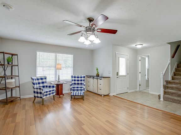 4th image of 208 Moorhill Ave
