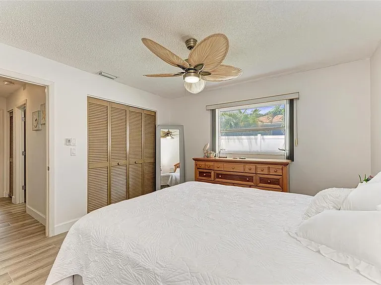 405 Bayside Ln — Photo 47