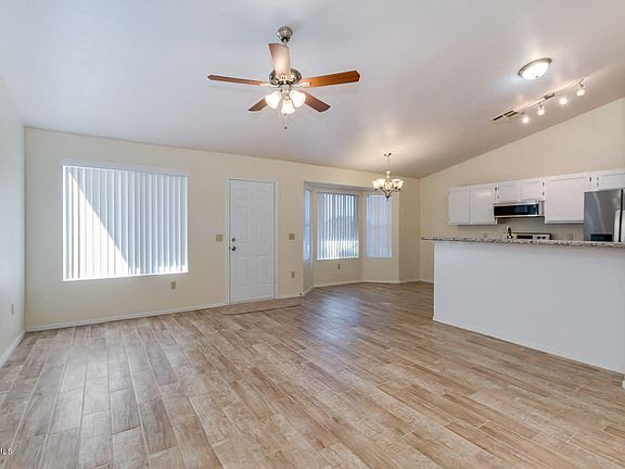 5th image of 1348 N Sterling